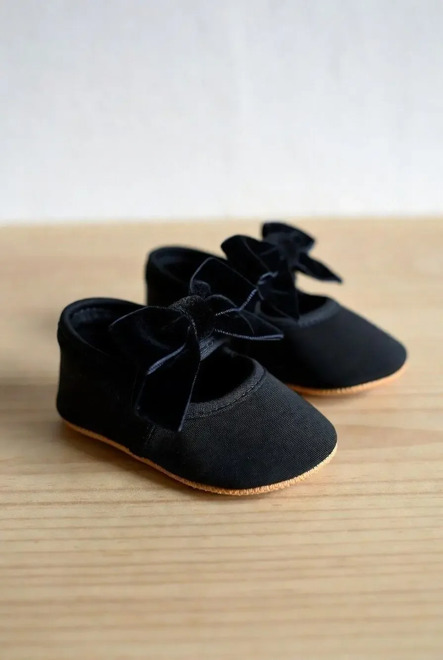 Old Navy Black Velvet Bow Baby Shoes - 3-6M